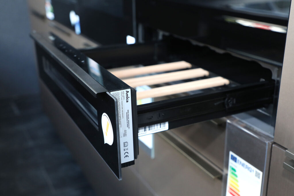 Paderküchen Rieger Küchen aus Paderborn Salzkotten Beispiel Typenschild Weinkühlschrank